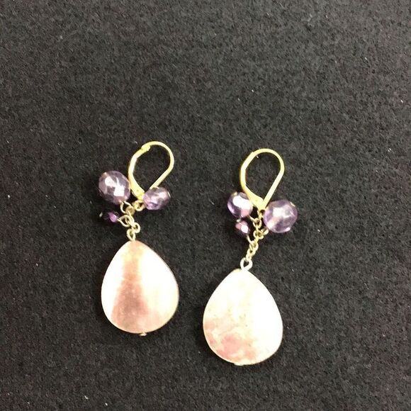 Earrings from estate sale possibly Bakelite - Picture 1 of 4